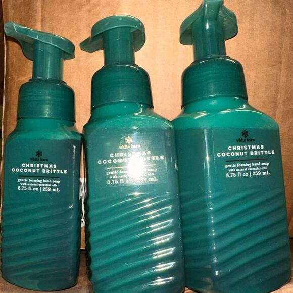 Bath and body works Christmas Coconut Brittle Foaming Hand Soap